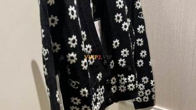 샤넬 데이지 캐시미어 버튼 가디건 캐시머어 + 울 혼방 검수사진✔ ☆☆☆☆☆
