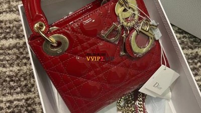 #신공장 디올 Dior 레이디 미니백 체리레드 페이던트 까나쥬 송아지 가죽 M0505OWCB_M323 검수사진✔ ☆☆☆☆☆