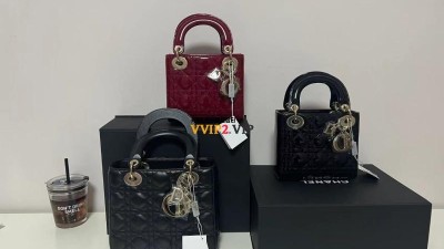 #신공장 디올 Dior 레이디 페이던트 까나쥬 미니백 블랙,체리레드 M0505OWCBM900 / 디올 Dior 스몰 레이디백 마이 ABC디올 백 까나쥬 램스킨 블랙 M0538OCAL ☆☆☆☆☆