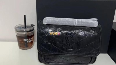 #신공장 생로랑 SAINT  LAURENT 니키백 베이비 SIZE 21*16*7.5cm 검수사진✔ ☆☆☆☆☆