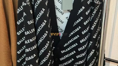 발렌시아가 Balenciaga 올오버 자카드 로고 코튼 울 가디건 SIZE XS S M L 검수사진✔ ☆☆☆☆☆