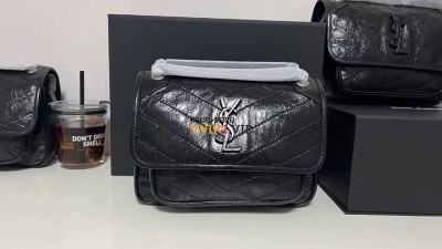 #신공장 생로랑 SAINT  LAURENT 니키백 베이비 SIZE 21*16*7.5cm 검수사진✔ ☆☆☆☆☆