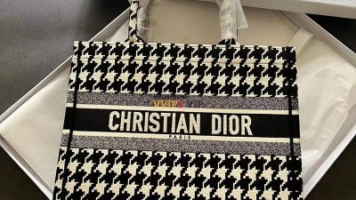 디올 DIOR 북토트 미디엄 백 하운드투스 M1296ZZAE_M911 SIZE 36.5cm 검수사진 ☆☆☆☆☆ #여왕샵