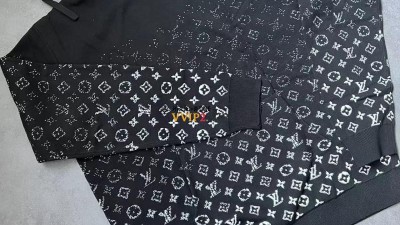 루이비통 LOUIS VUITTON LV 그라데이션 후드티셔츠 SIZE S M L XL 검수사진 ☆☆☆☆☆