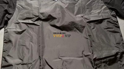 프라다 PRADA 삼각로고 리나일론 폴로 반팔티셔츠 검수사진 ☆☆☆☆☆