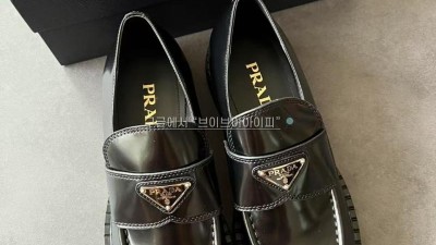 프라다 PRADA 초콜릿 브러쉬드 남성 로퍼 2DE127 055 F0002 검수사진