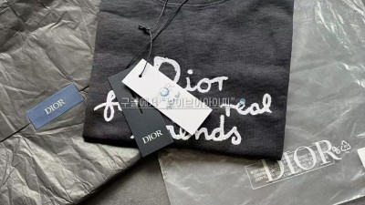 디올 반팔티셔츠 DIOR AND HYLTON NEL 반팔 화이트 583J696A0849 S M L XL 검수사진