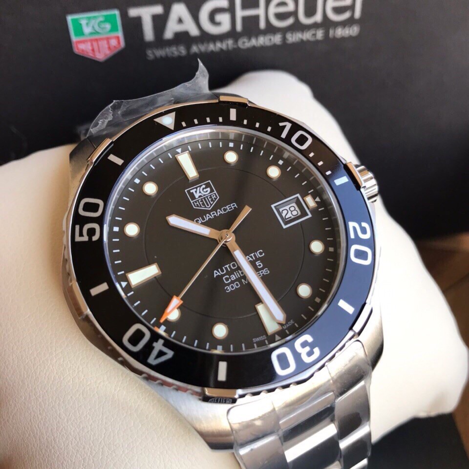 태그호이어 아쿠아레이서 300 WAN2111.BS0822 41MM , SW200 오토메틱 무브먼트 ☆☆☆☆☆