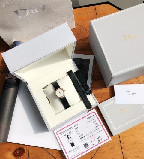 #신공장 디올 LA D DE 라 디 드 사틴 여성시계 25MM + 다이아몬드세팅 + 스위스 ETA280.002 쿼츠 무브먼트 ☆☆☆☆☆