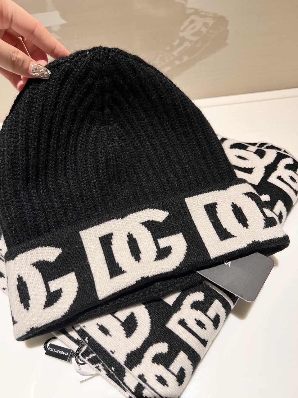 돌체앤가바나 Dolce & Gabbana 캐시미어 비니 + 머플러 ☆☆☆☆☆