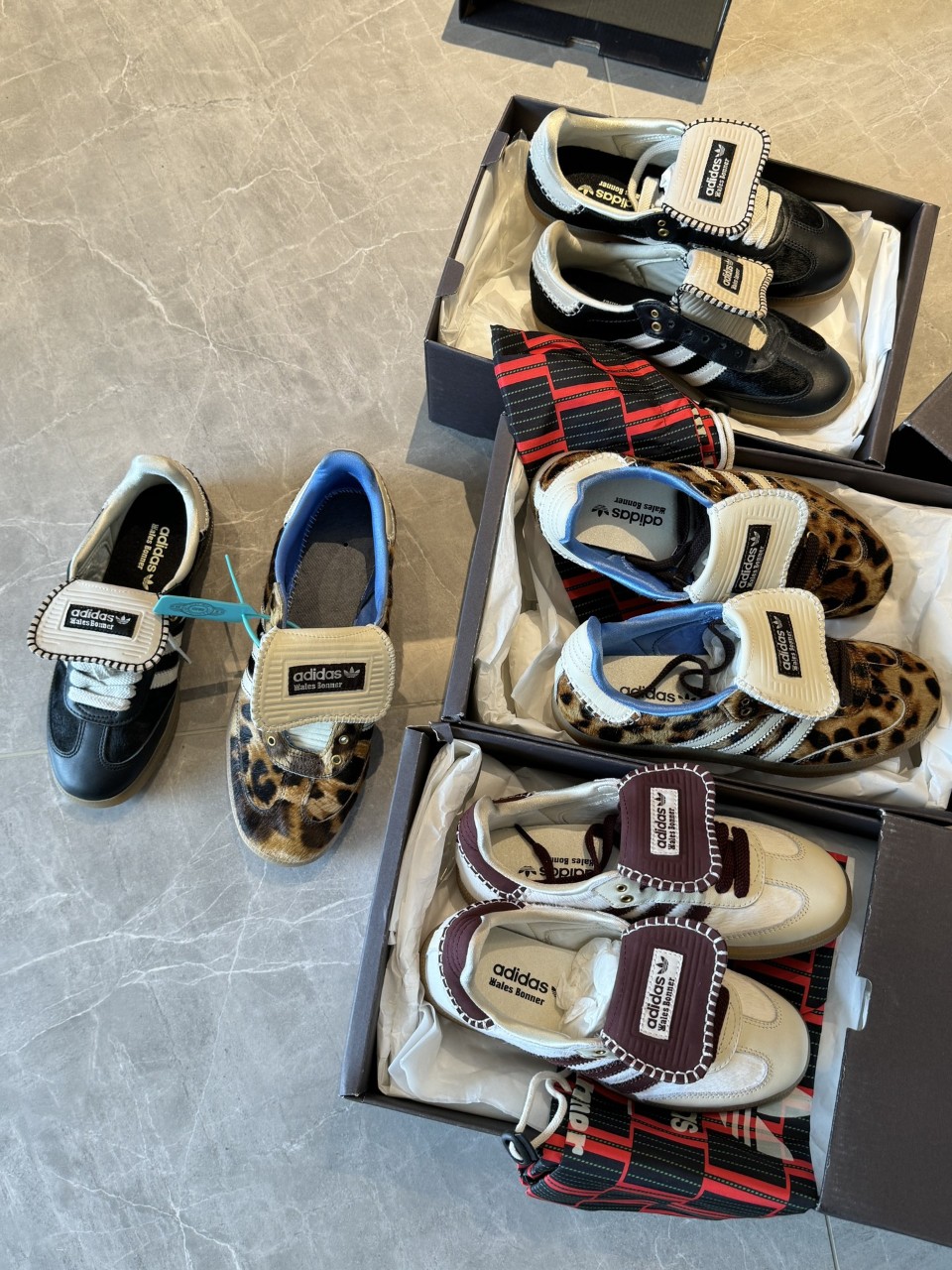 아디다스 X 웨일즈보너 삼바 가죽 스니커즈 3컬러 SIZE 36 36.5 37 38 38.5 39 40 40.5 41 42 42.5 43 44 44.5 45 ☆☆☆☆☆
