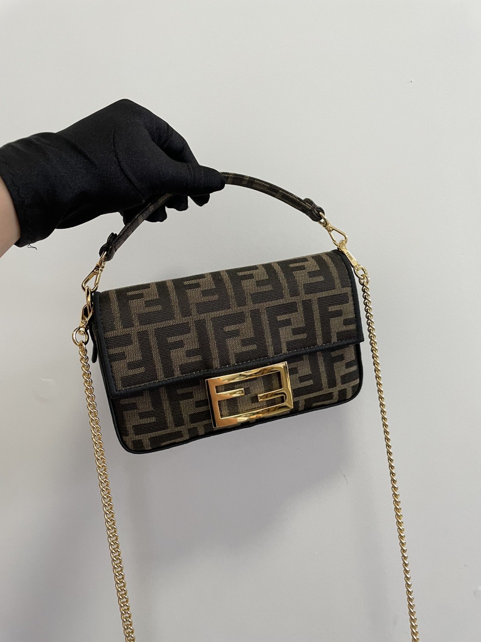 펜디 FENDI 패브릭 미니 바게트백 팁핸들 숄더백 8BS017A6V5F17U4 [사이즈] 19x11.5x4cm #vvip공장