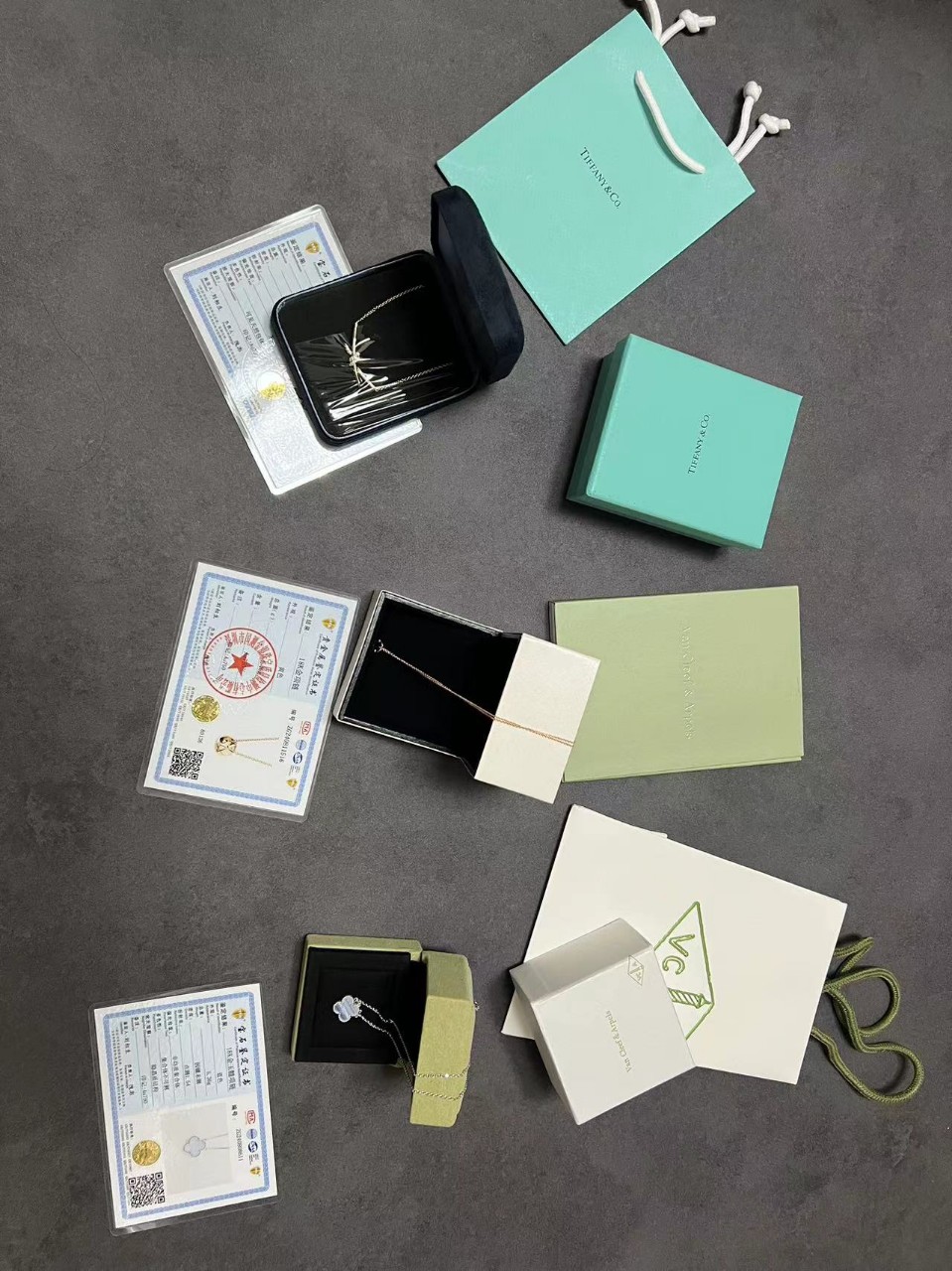 Tiffany & Co.  티파니 노트 펜던트 목걸이, 옐로우 골드, 다이아몬드 세팅 #18k비밀공방