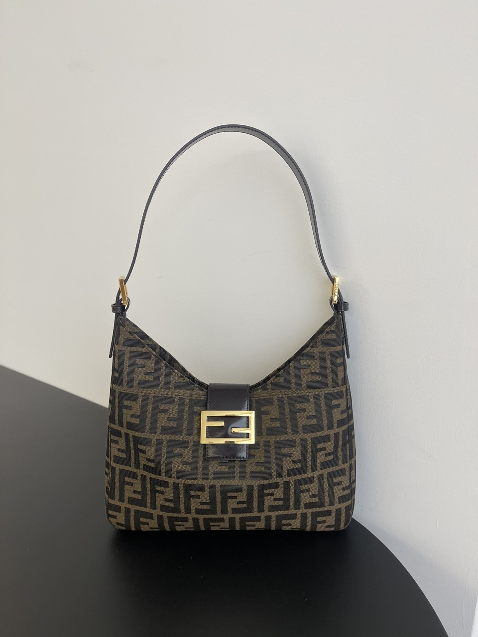 펜디 FENDI FF 자카드 패브릭 주카 호보백 [사이즈] 29x25x4cm #boxini