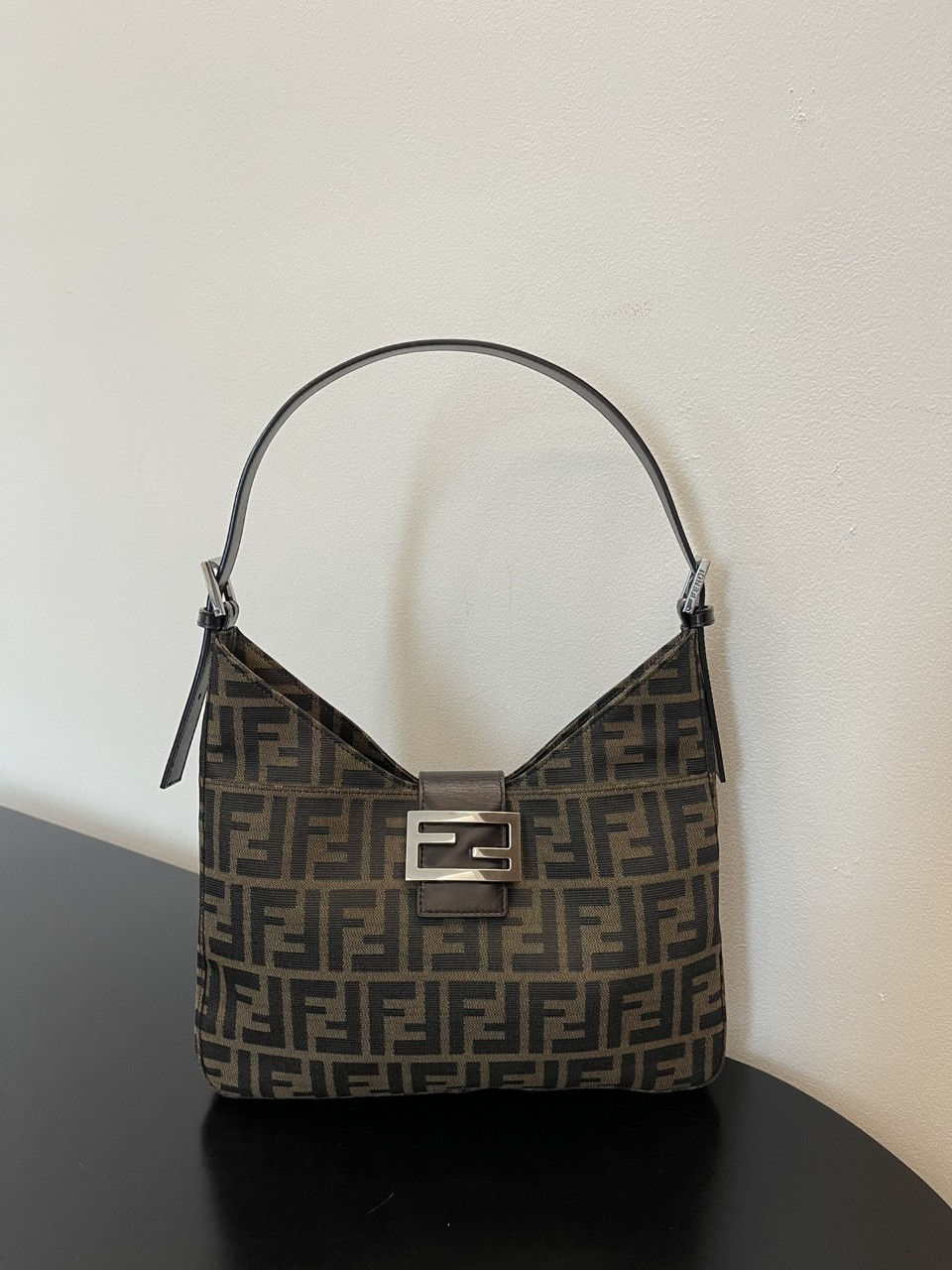 펜디 FENDI FF 자카드 패브릭 주카 호보백 [사이즈] 29x25x4cm #boxini