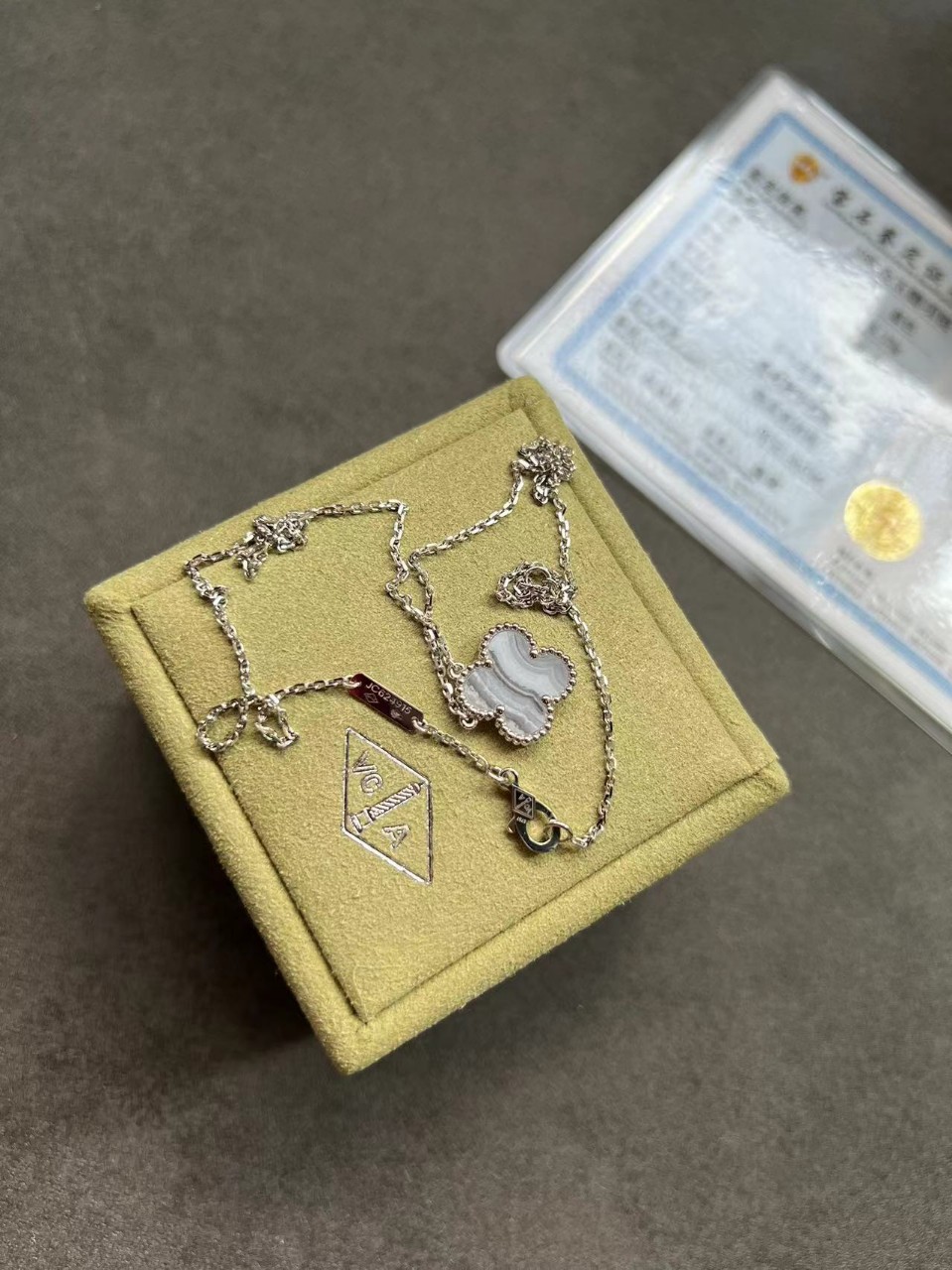 반클리프 앤 아펠 Van Cleef & Arpels 빈티지 알함브라 펜던트 칼세도니 화이트골드 목걸이 여성 VCARD34900 #18k비밀공방