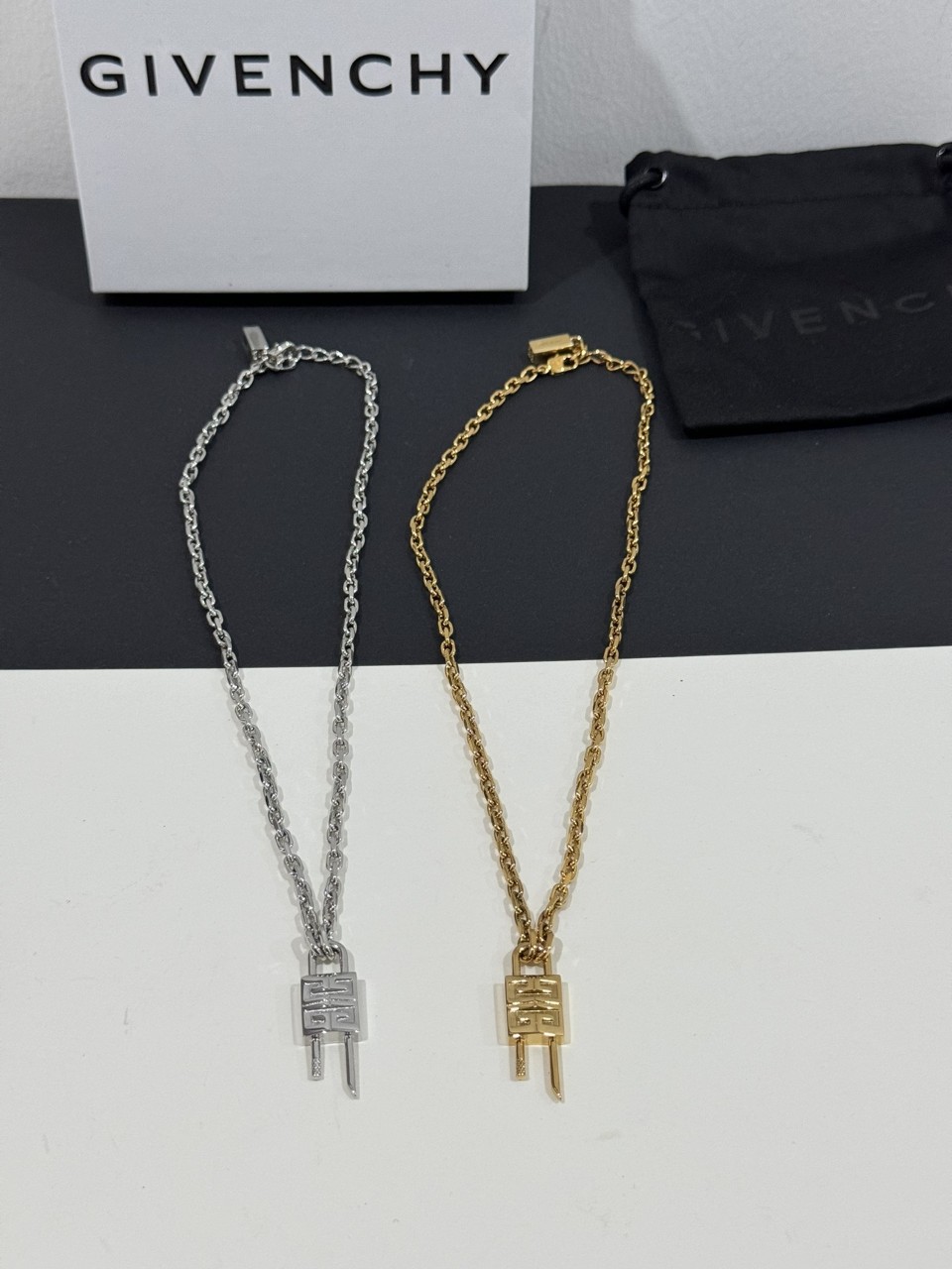 지방시 GIVENCHY 아이코닉 Lock 메탈 미니 네크리스 #vvip공장