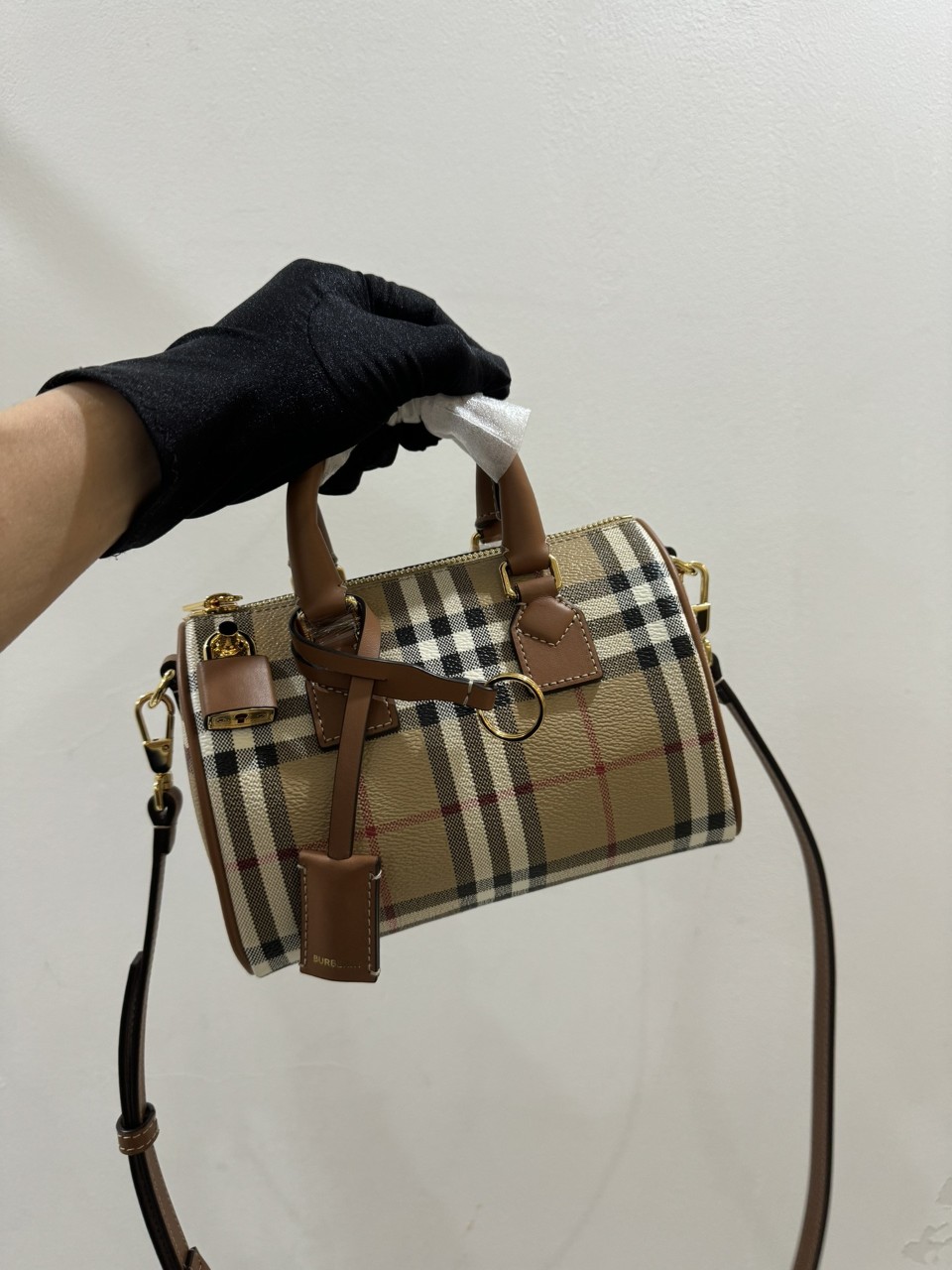 버버리 빈티지 체크 미니 볼링백 80975981 아카이브베이지 18x11x12cm #vvip공장