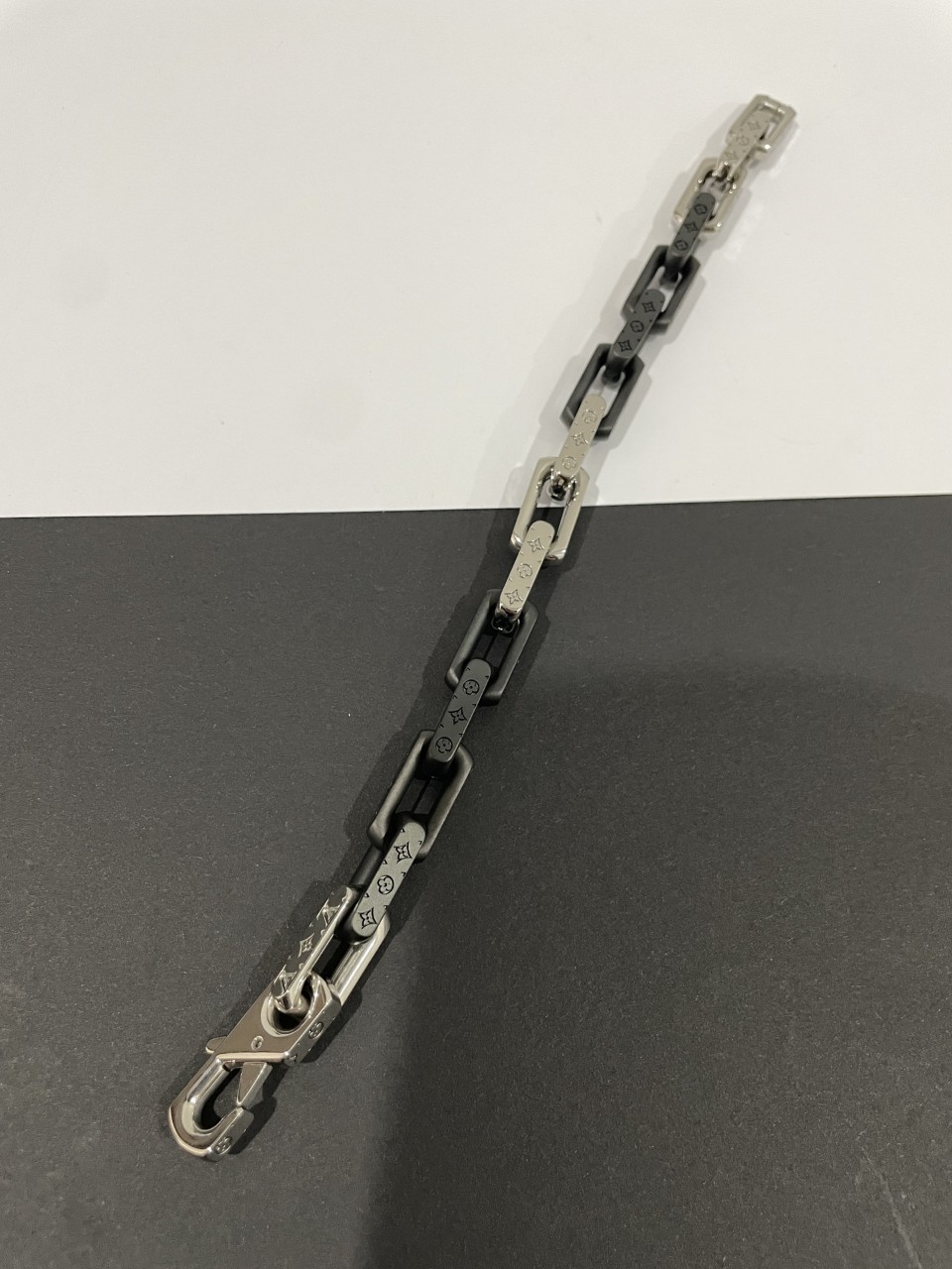 루이비통 모노그램 남성 커플 체인 메탈 팔찌 M00686 M00687 사이즈 M 19cm, L 21cm #vvip공장