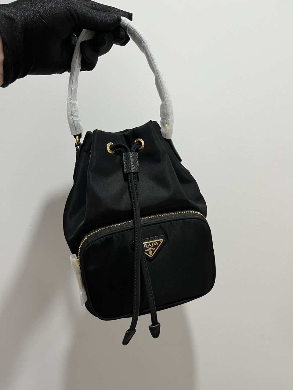 프라다 리나일론 여성 버킷백 1BH038 RV44 F0002 UOO 22.5x11x17.5cm #vvip공장