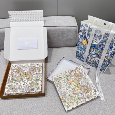 디올 및 아이보리 베이지 스톨 주이 캐시미어 드 소바쥬 토일 34JOU300I002 C111 140x180cm 울 70% + 캐시미어 30%