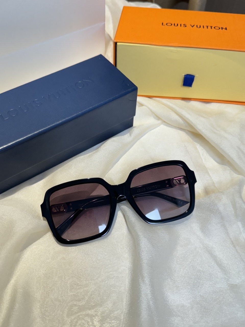 루이비통 LOUIS VUITTON LV LV 소프트 스퀘어 선글라스 Z1727W 57-19-145