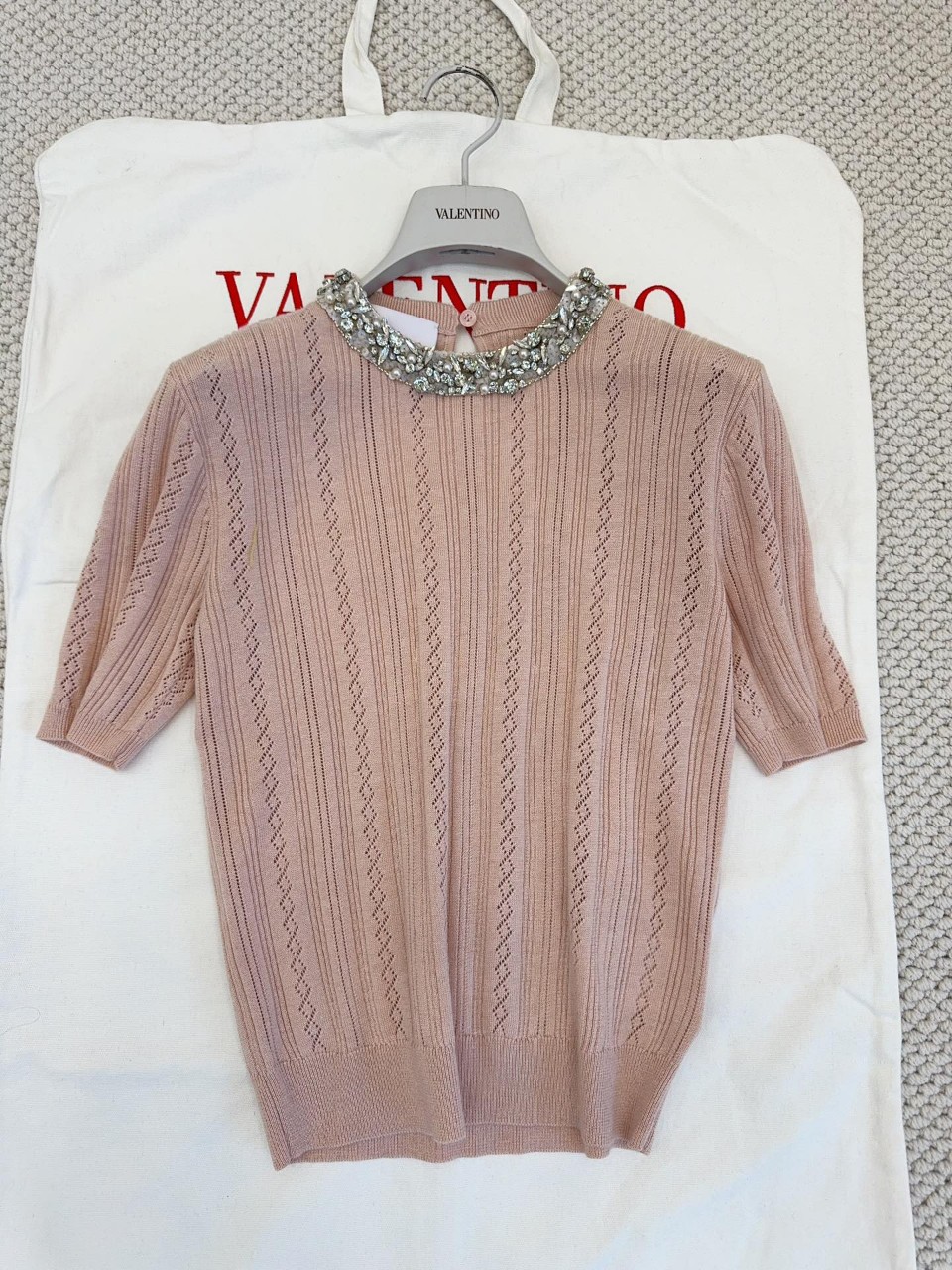 발렌티노 크리스탈 넥 카라 니트 반팔 스웨터 Crystal Collar Pointelle Knit Short-Sleeve Sweater prod275610159NUDE 36 38 40 42