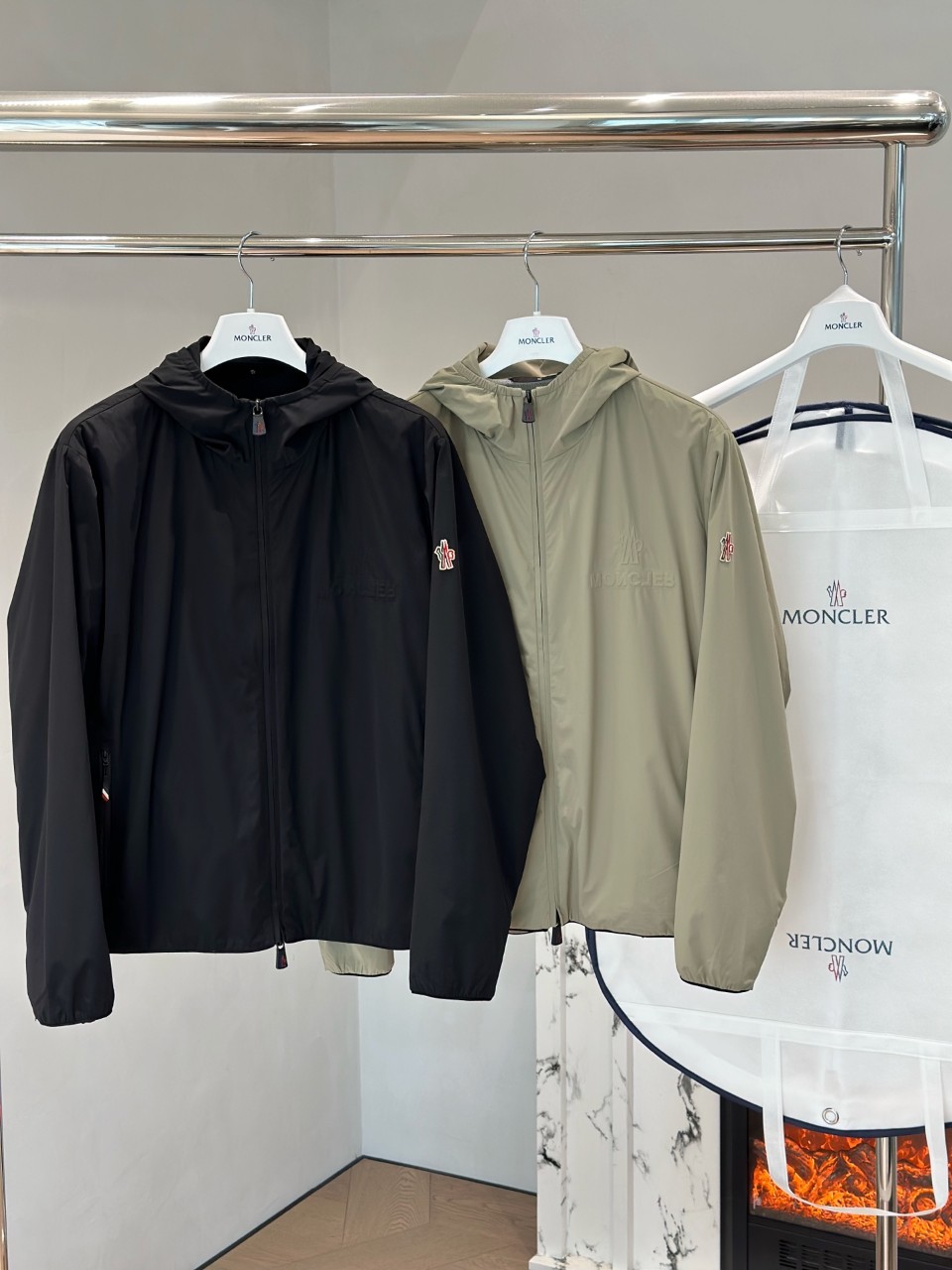 몽클레어 코나 블랙 올리브 그린 남성 바람막이 레인 자켓 24SS 1 2 3 4 5