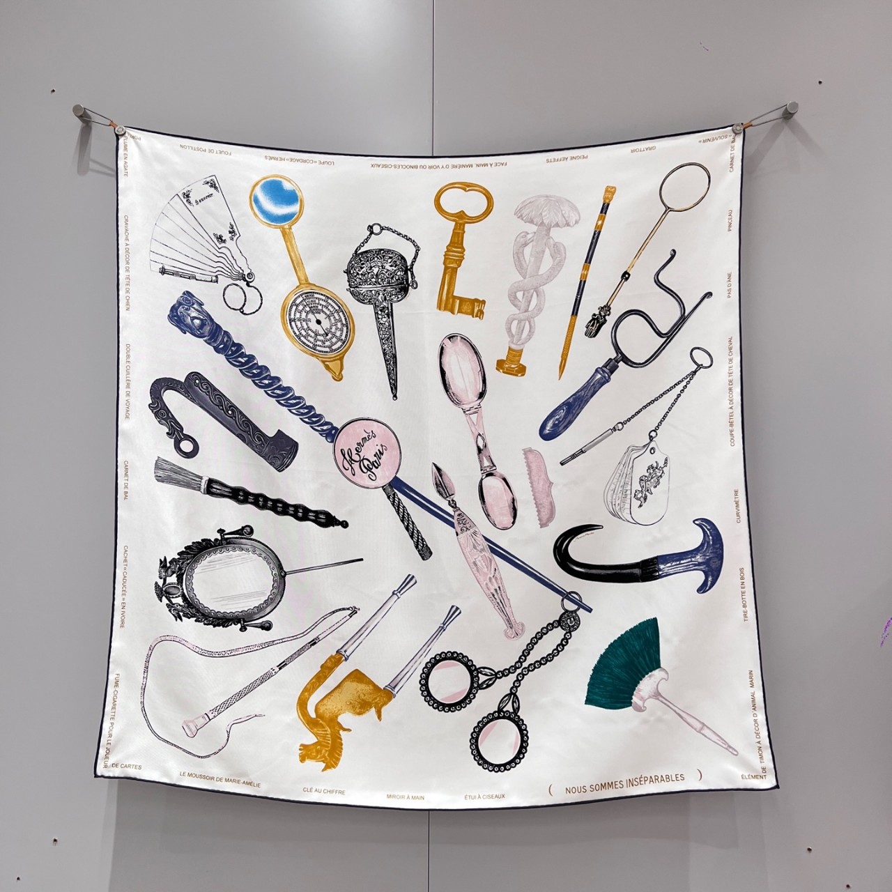 에르메스 HERMES 2025 실크 스카프 90x90cm 100% 실크