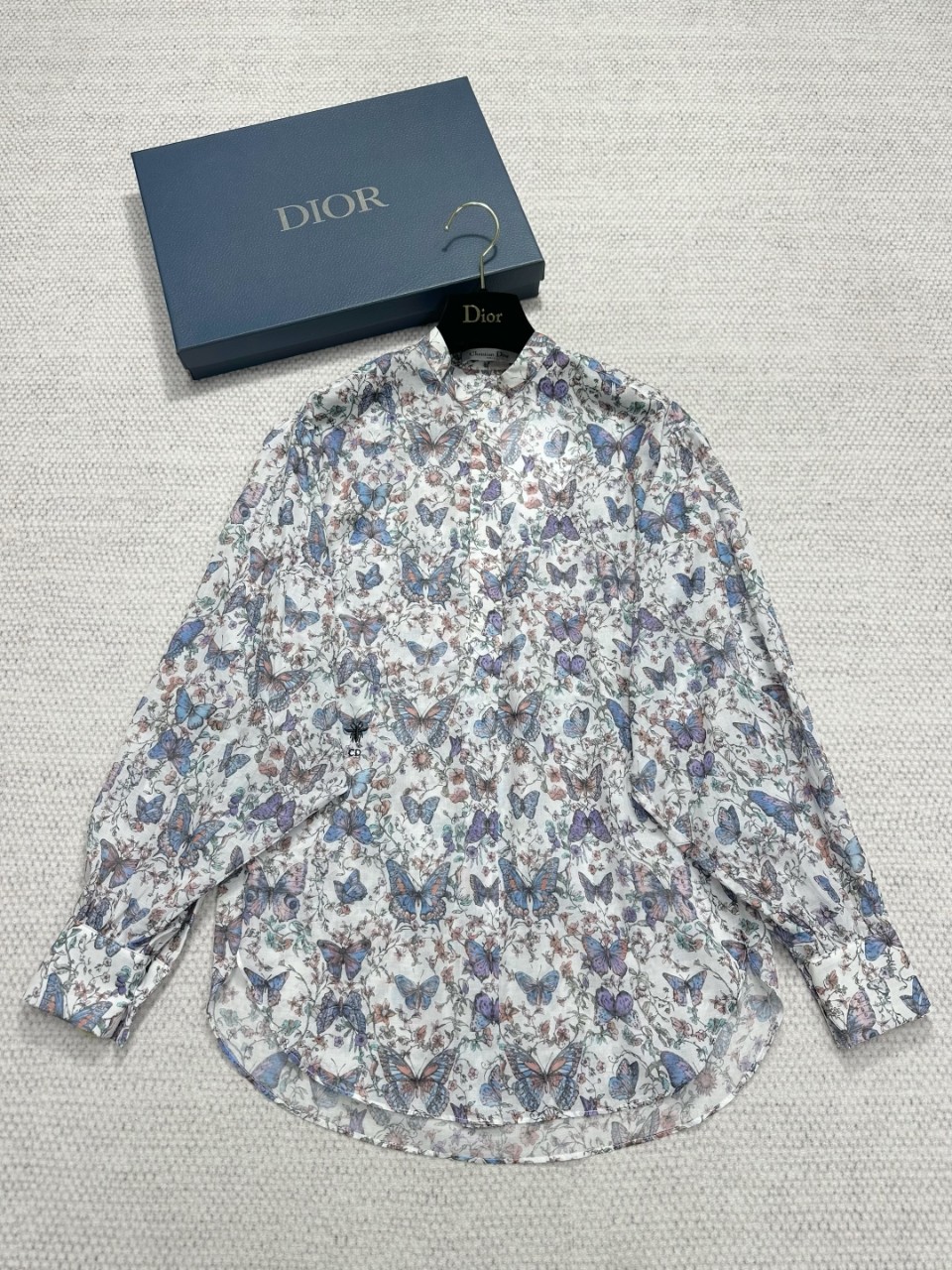 디올 블라우스 화이트 코튼 모슬린 & 멀티 컬러 Toile de Jouy Papillon 모티브 521B68A3A48_X0807 36 38 40 #타지아