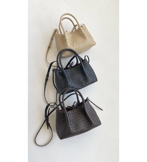 보테가베네타 블랙 스몰 피나코테카 백 819004 V5AG1 BLACK/FONDANT-M 251798F046001 24x15x12cm #티무역