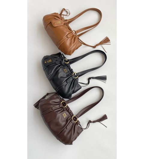 미우미우 24FW 5BG306 2CSW F0002 미우미우 쥬아 나파 레더 스몰 숄더백 270155 1144455 32x16x10.5cm #티무역