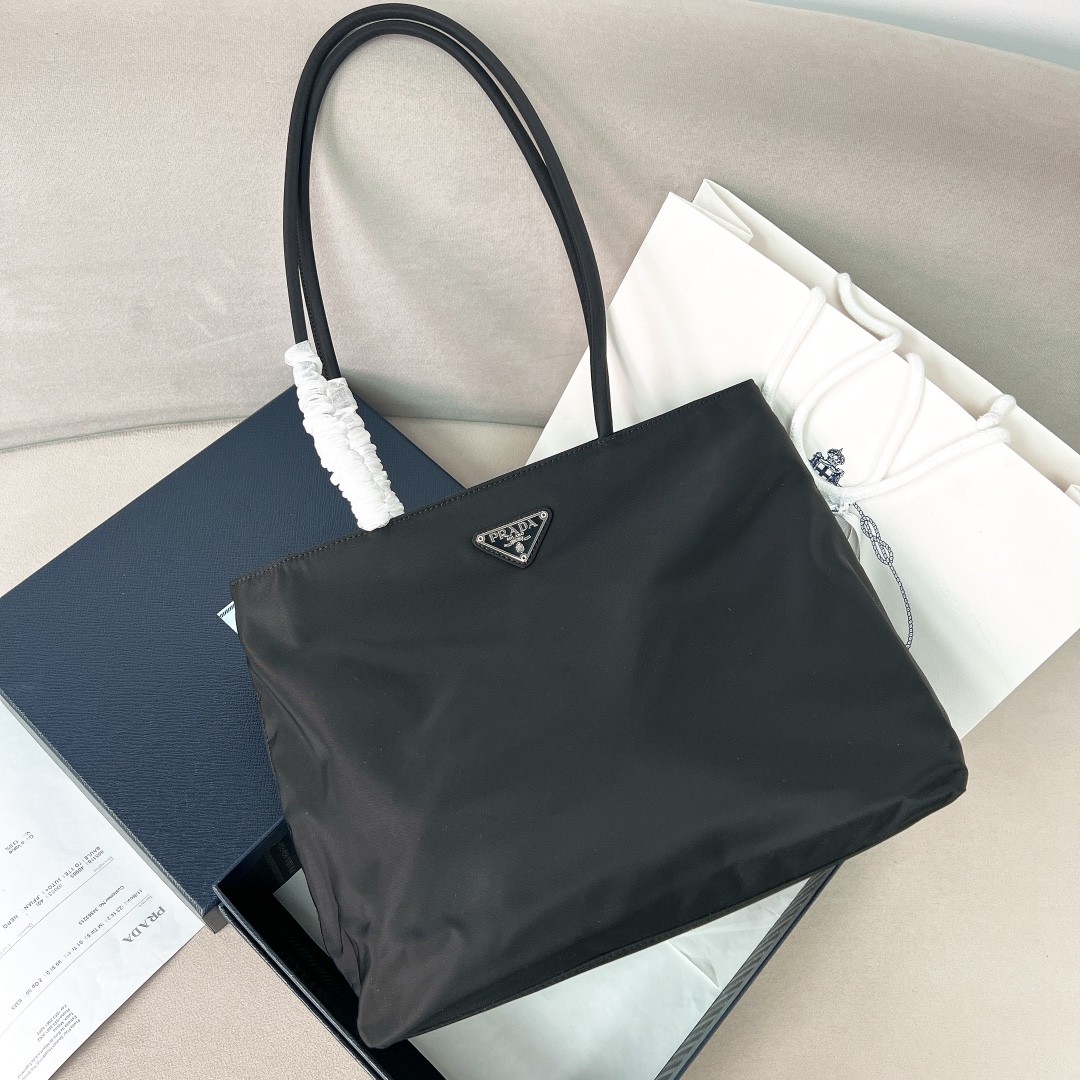 프라다 PRADA 리나일론 토트백 쇼퍼백 30x27x9cm