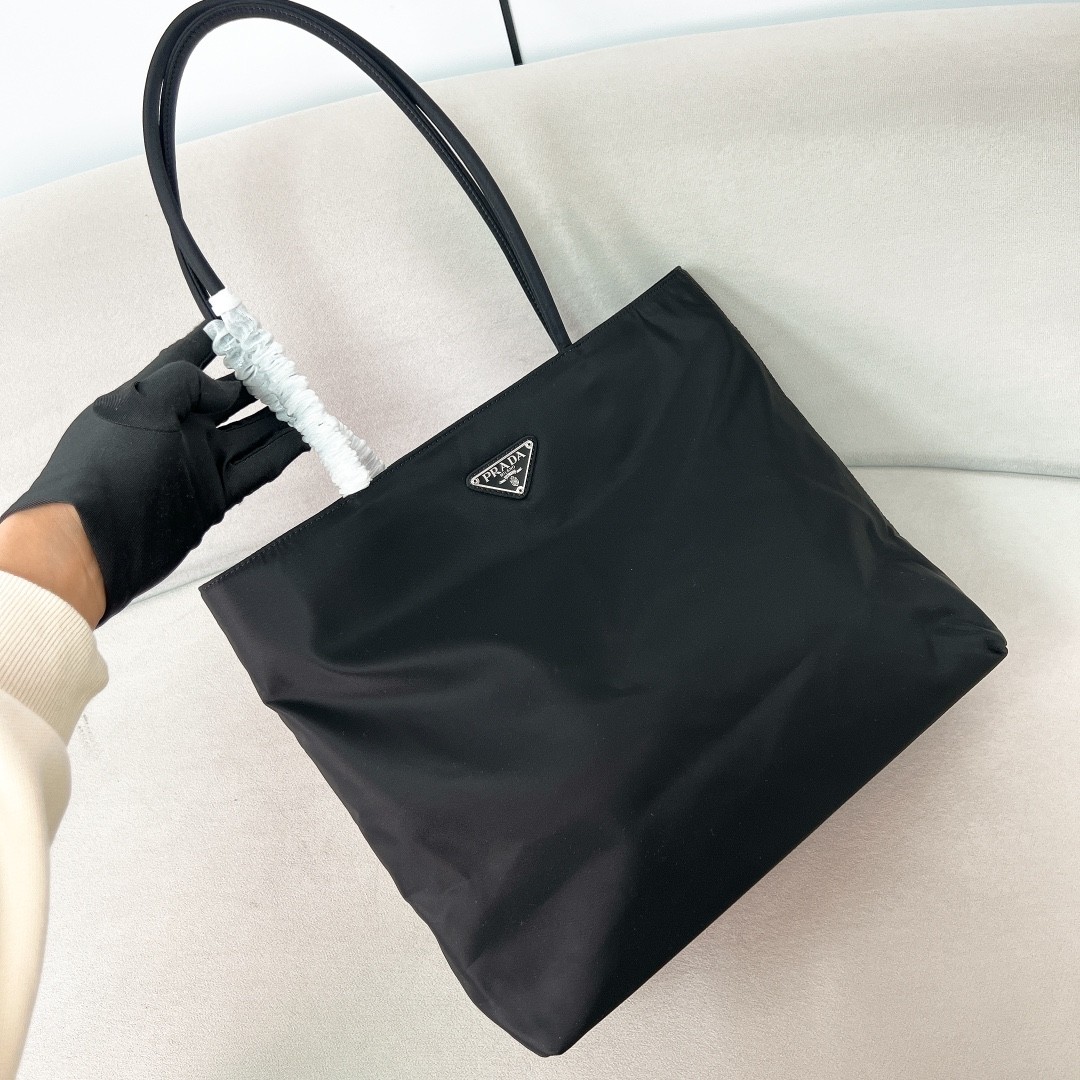 프라다 PRADA 리나일론 토트백 쇼퍼백 35x30x10cm