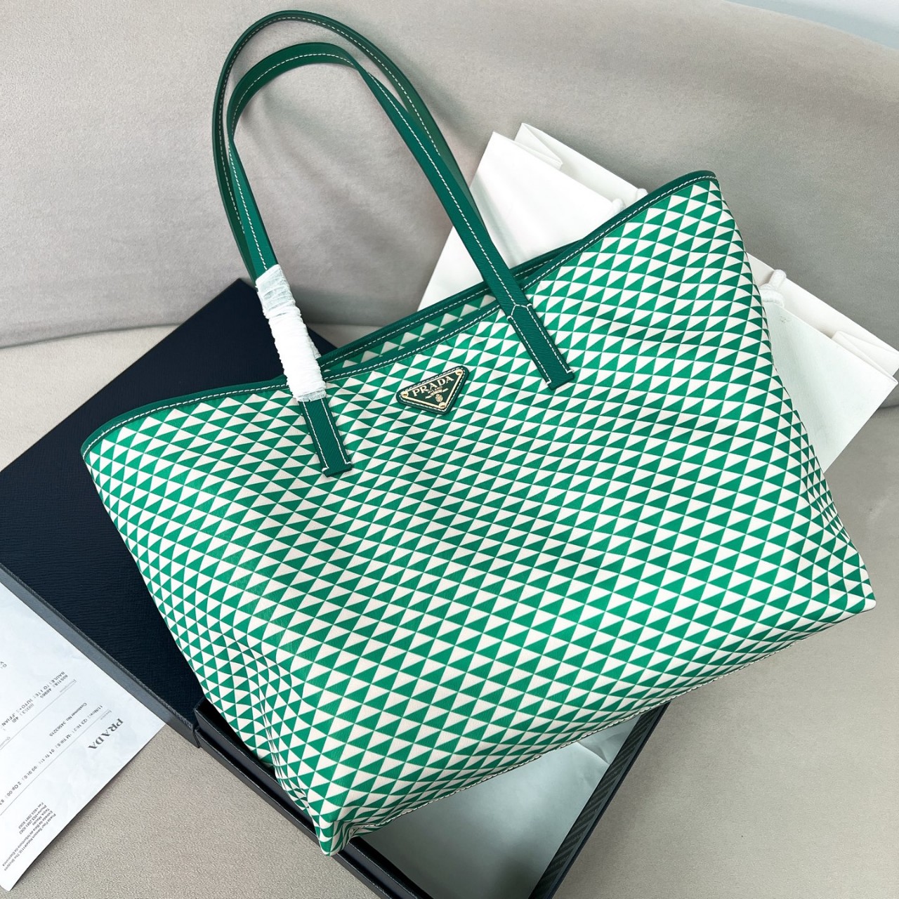 프라다 1BG552VOOO2HGXF0V98 여성 토트백 숄더백 버킷백 가방 로고 도트 크로스백 33x29x19cm