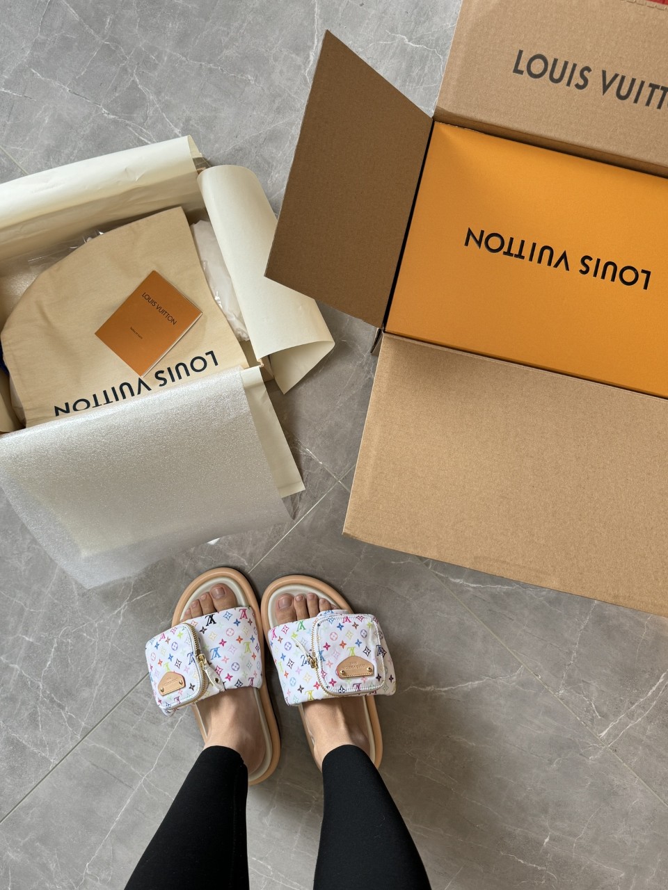 Louis Vuitton 루이비통 LV x TM 풀 필로우 컴포트 판톨렛 1AGVQY 35~40