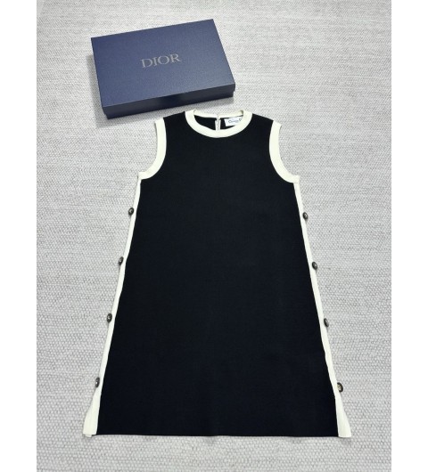 디올 Dioriviera 쇼트 스트레이트 드레스 블랙 & 에크루 테크니컬 니트 544R32A5005_X9000 36 38 40 #타지아