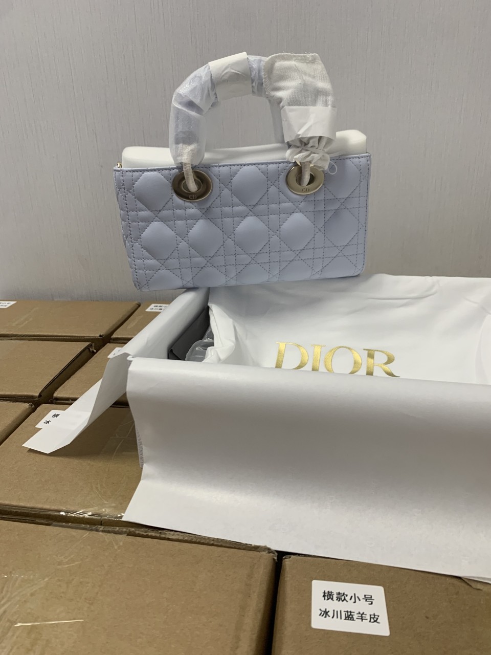 DIOR 디올 스몰 레이디 디 조이 백 까나쥬 플래시드 블루 SMALL LADY D-JOY BAG Cannage Lambskin Placid Blue M0613ONGE M0OZ 22x12x6cm #vvip공장