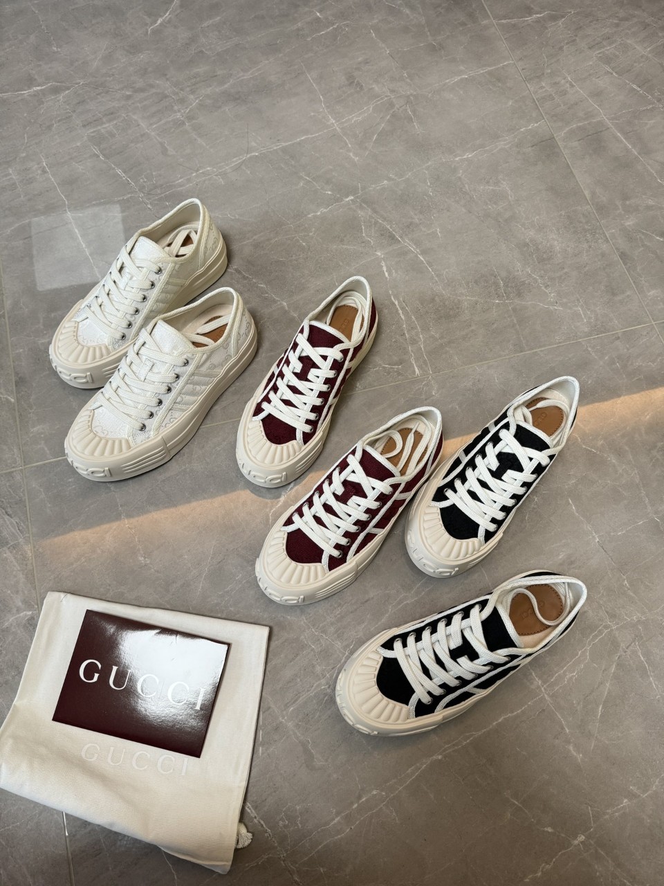 구찌 스니커즈 레더 RS 816879FABZZ9143 35~40