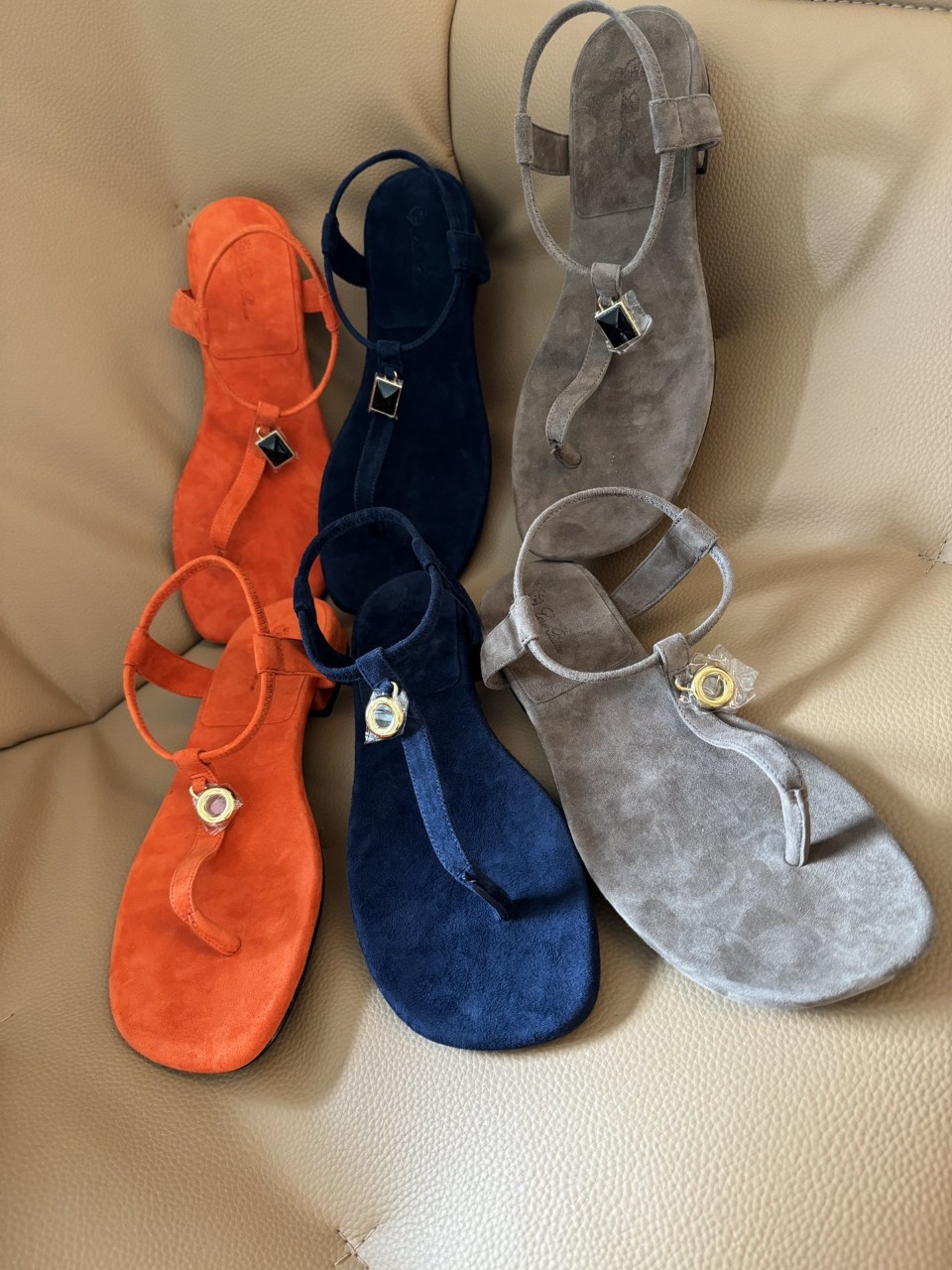 LOROPIANA 로로피아나 민딜 장식 스웨이드 샌들 35~41