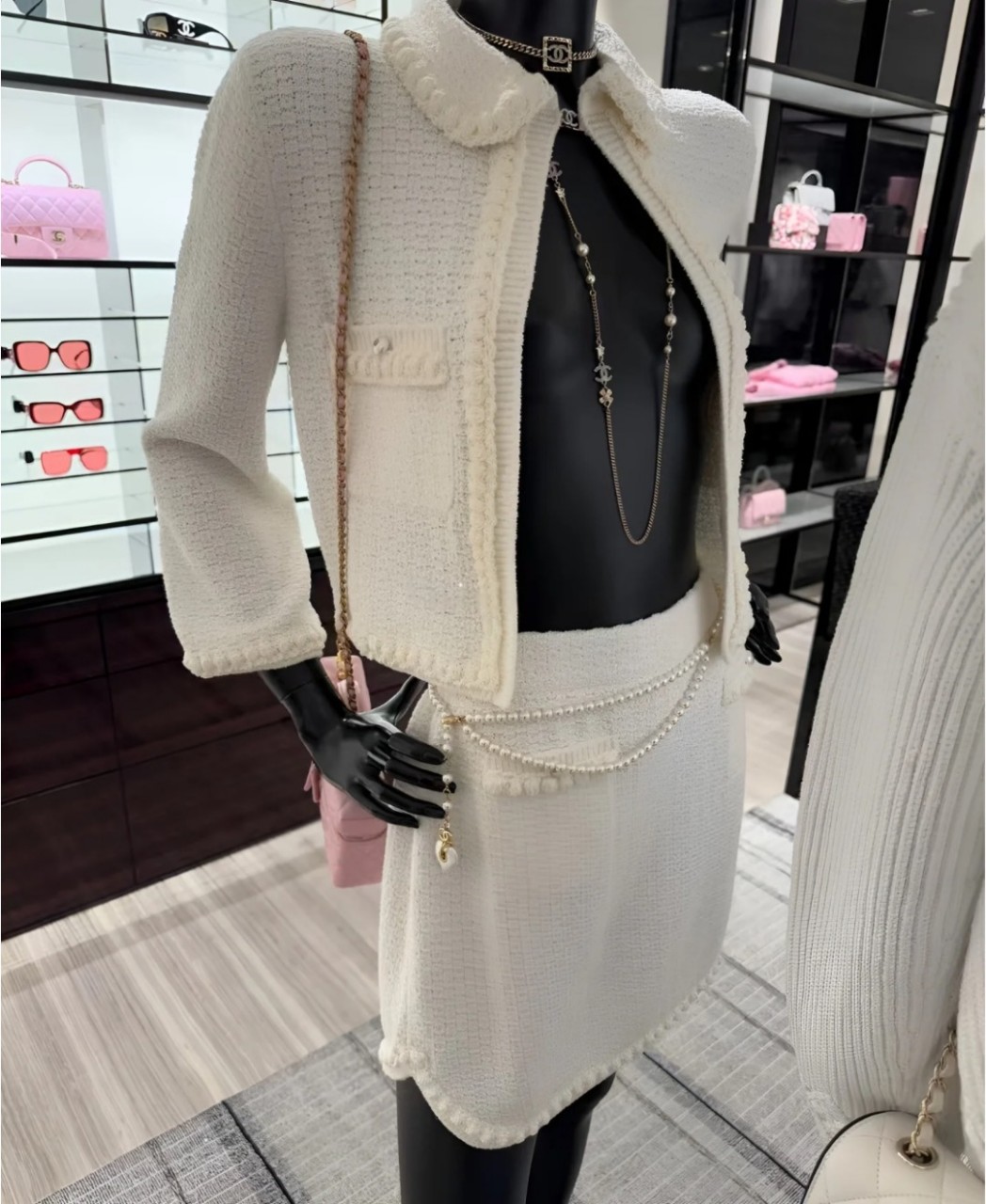 샤넬 25SS CC로고 버튼 자켓 화이트 + 스커트 P79259 36 38 40 #타지아