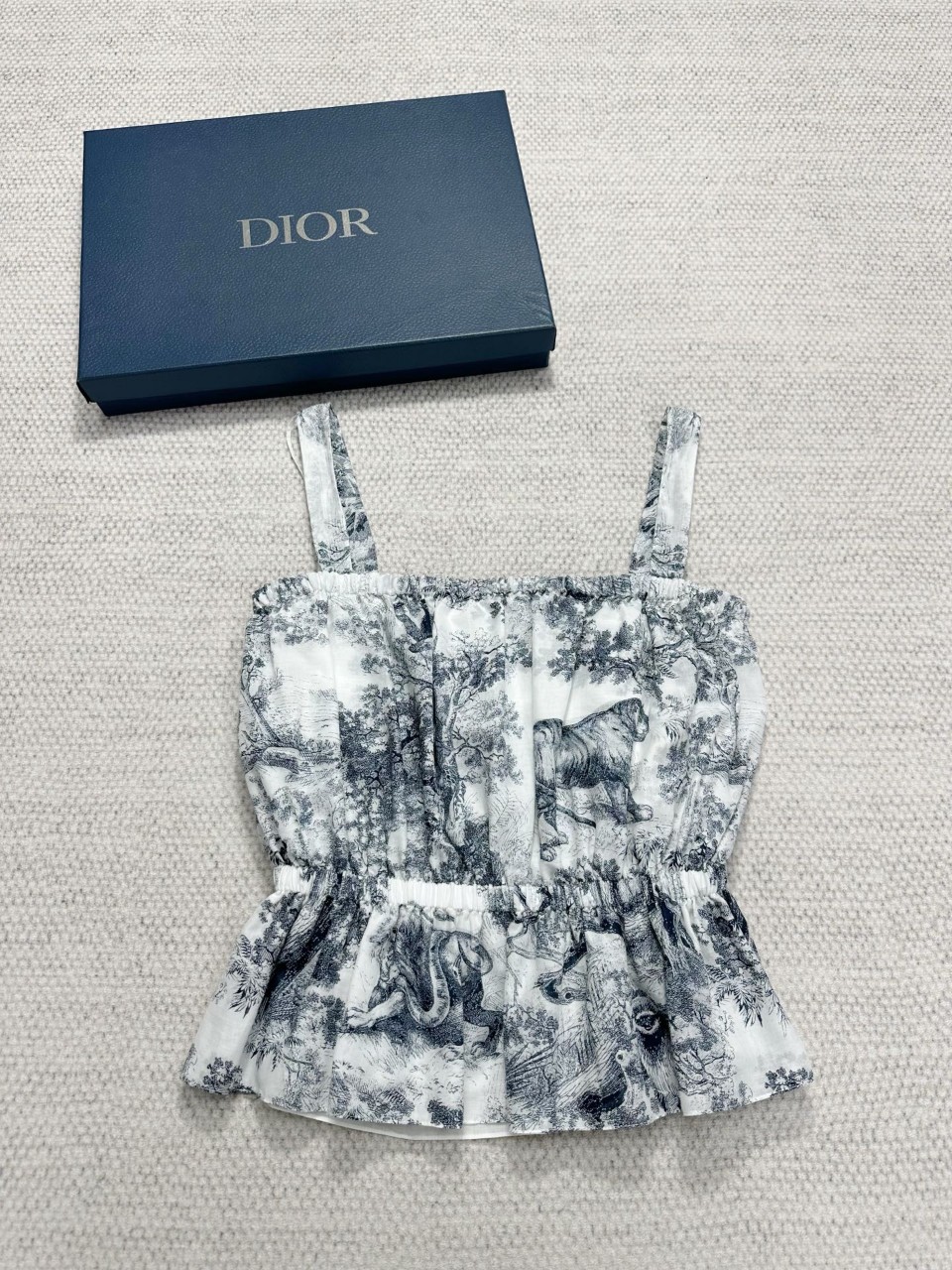 디올 Dioriviera 탑 화이트 & 딥 블루 Toile de Jouy Sauvage 코튼 모슬린 541B88A3877_X0861 36 38 40 #타지아