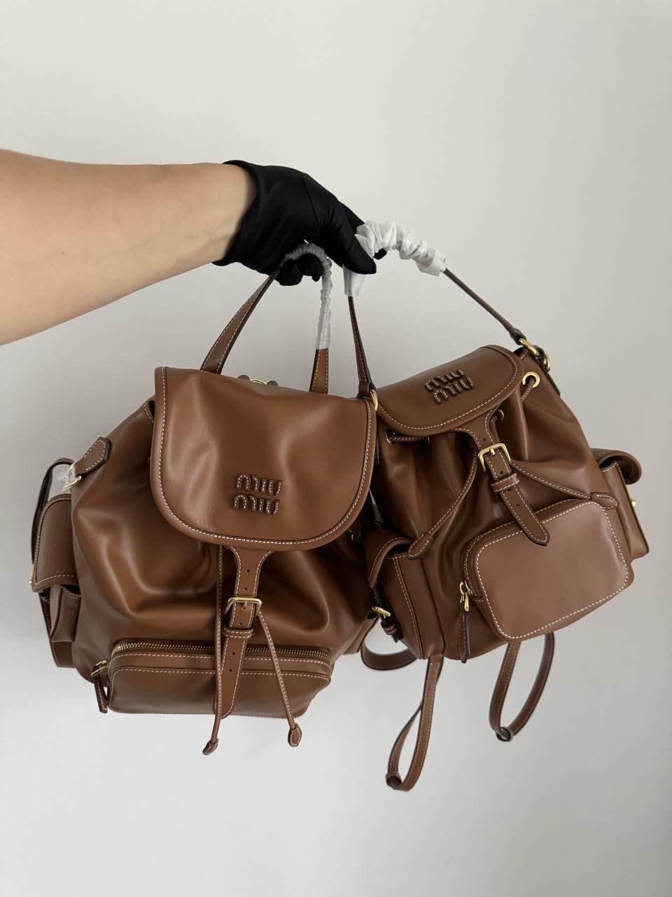 미우미우 백팩 스몰 가죽 블랙 꼬냑 5BZ042 2CRW F0002 V OOON 18x22x11.5cm #vvip공장
