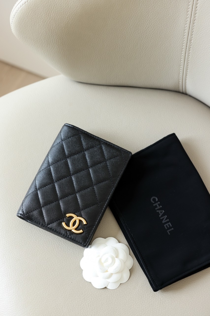 샤넬 CHANEL 25S 클래식 여권지갑 #럭키샵