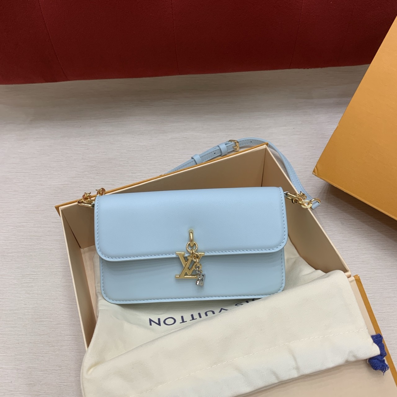 루이뷔 루이비통 여자 가방 월릿 온 체인 LV 블룸 (LV Bloom) M14547 20x11.5x4cm #모나샵