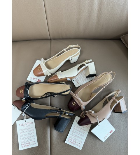 발렌티노 VALENTINO GARAVANI Valet Du Roi 60 레더 슬링백 펌프스 35~39
